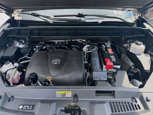 Used 2020 Toyota Highlander XLE image 37