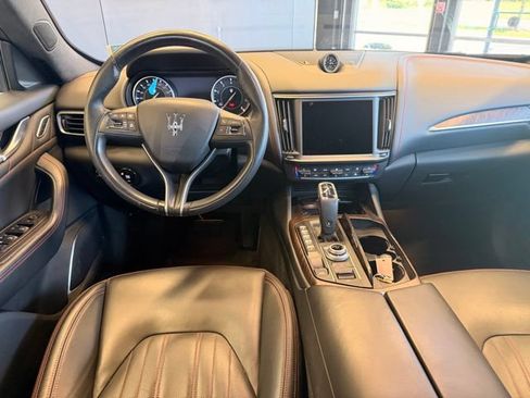 Used 2023 Maserati Levante GT AWD/4WD image 13