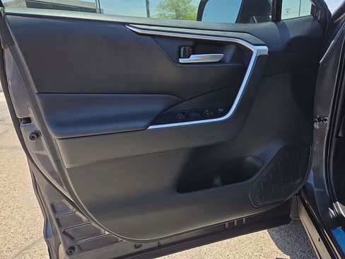 Used 2025 Toyota RAV4 XLE image 17