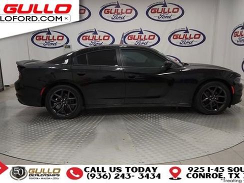 Used 2019 Dodge Charger SXT image 9