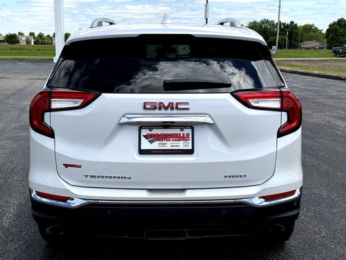 Used 2024 GMC Terrain SLT w/ Infotainment Package II AWD/4WD image 4
