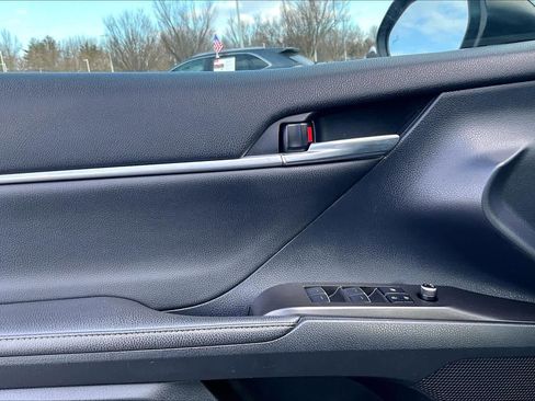 Used 2022 Toyota Camry XSE image 21