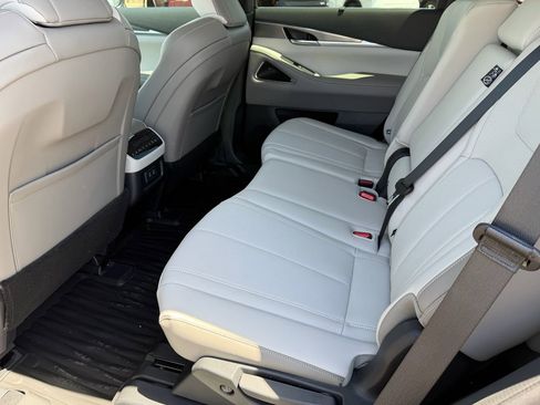 New 2026 INFINITI QX60 Luxe FWD image 17