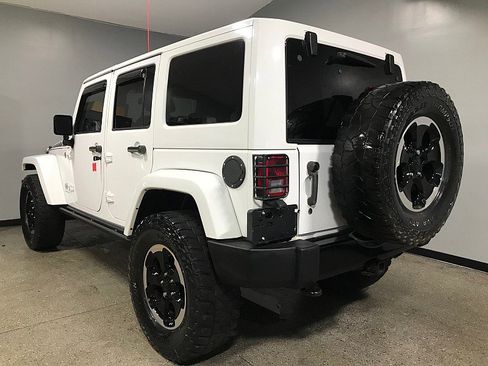 Used 2014 Jeep Wrangler Unlimited Sahara image 5