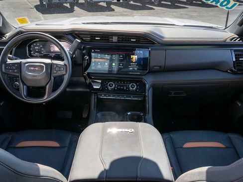 Used 2024 GMC Sierra 2500 AT4 w/ AT4 Premium Plus Package AWD/4WD image 26