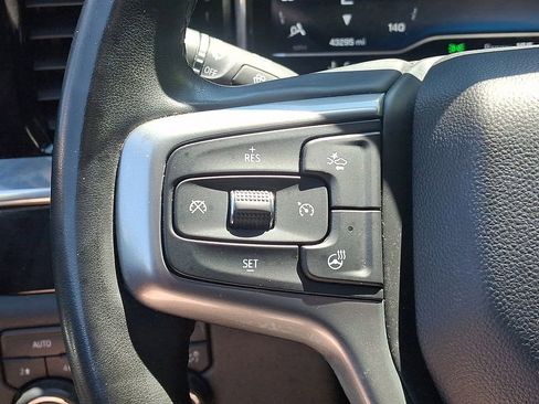 Used 2025 Chevrolet Silverado 1500 LT AWD/4WD image 21