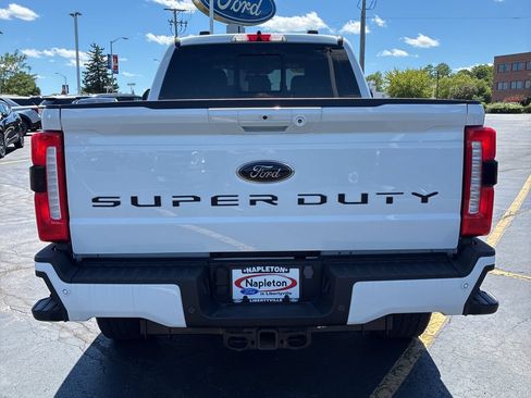 Used 2023 Ford F250 Lariat w/ Black Appearance Package AWD/4WD image 9