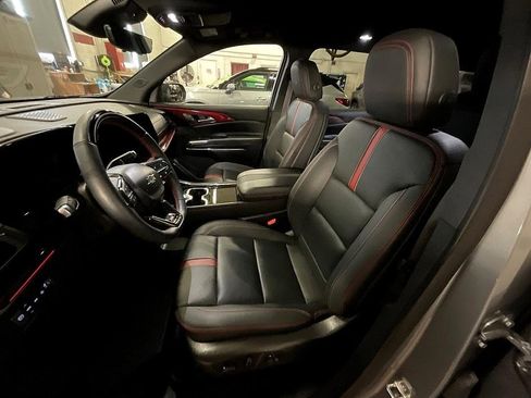 Used 2025 Chevrolet Traverse RS w/ LPO, Floor Liner Package image 4