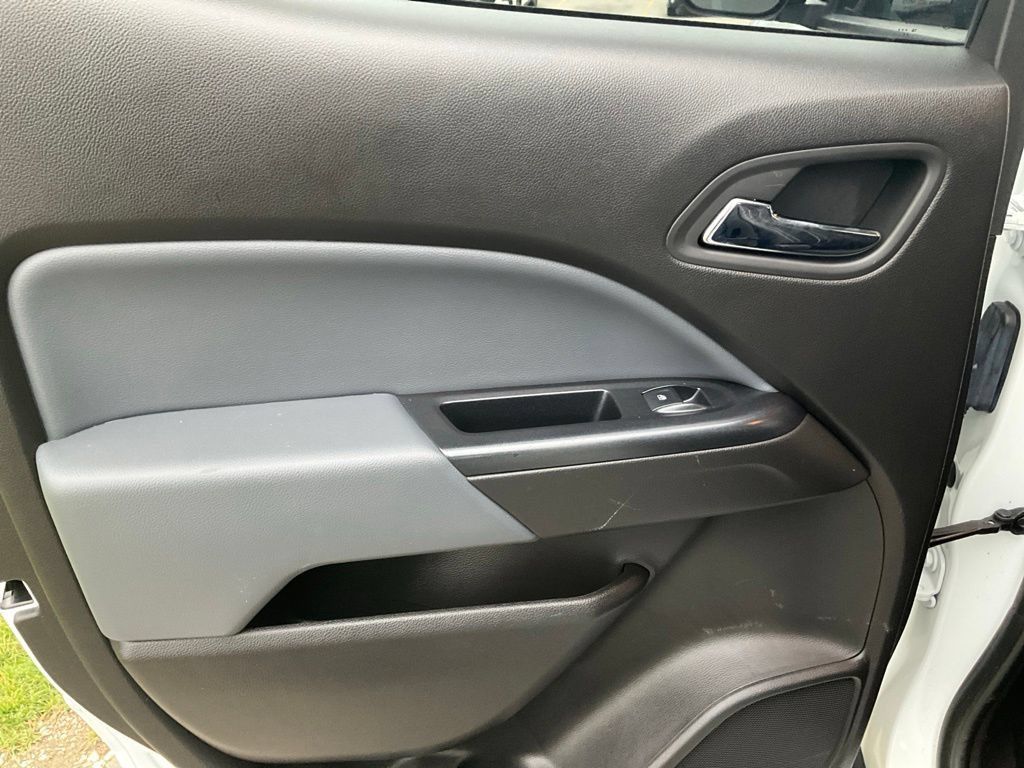 Used 2017 Chevrolet Colorado Z71 AWD/4WD image 34
