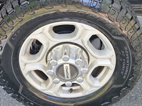 Used 2025 Ford F350 XLT image 10