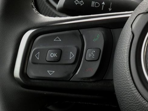 Used 2025 Jeep Wrangler Unlimited Rubicon image 11