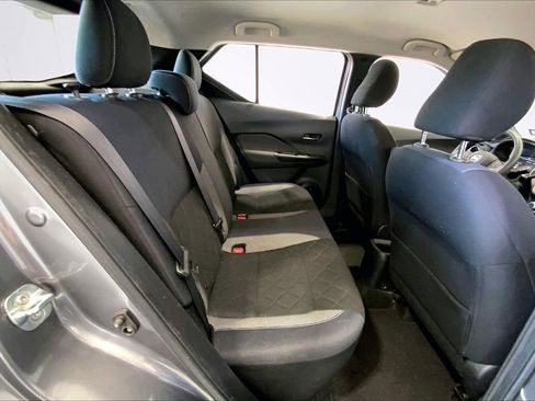 Used 2018 Nissan Kicks SV FWD image 25