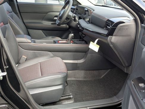 New 2026 Nissan Kicks SR w/ Cold Weather Package image 21