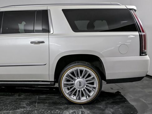 Used 2015 Cadillac Escalade ESV Platinum image 7