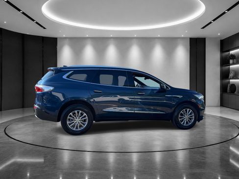 Used 2024 Buick Enclave Essence AWD/4WD image 5