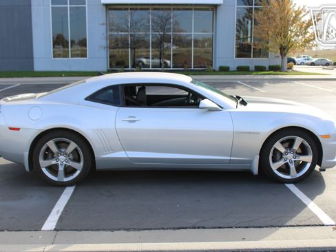Used 2010 Chevrolet Camaro SS w/ RS Package image 12