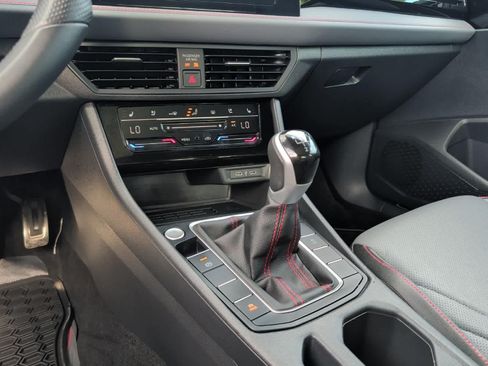 Used 2025 Volkswagen Jetta GLI Autobahn FWD image 22