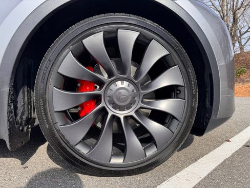 Used 2024 Tesla Model Y Performance image 65