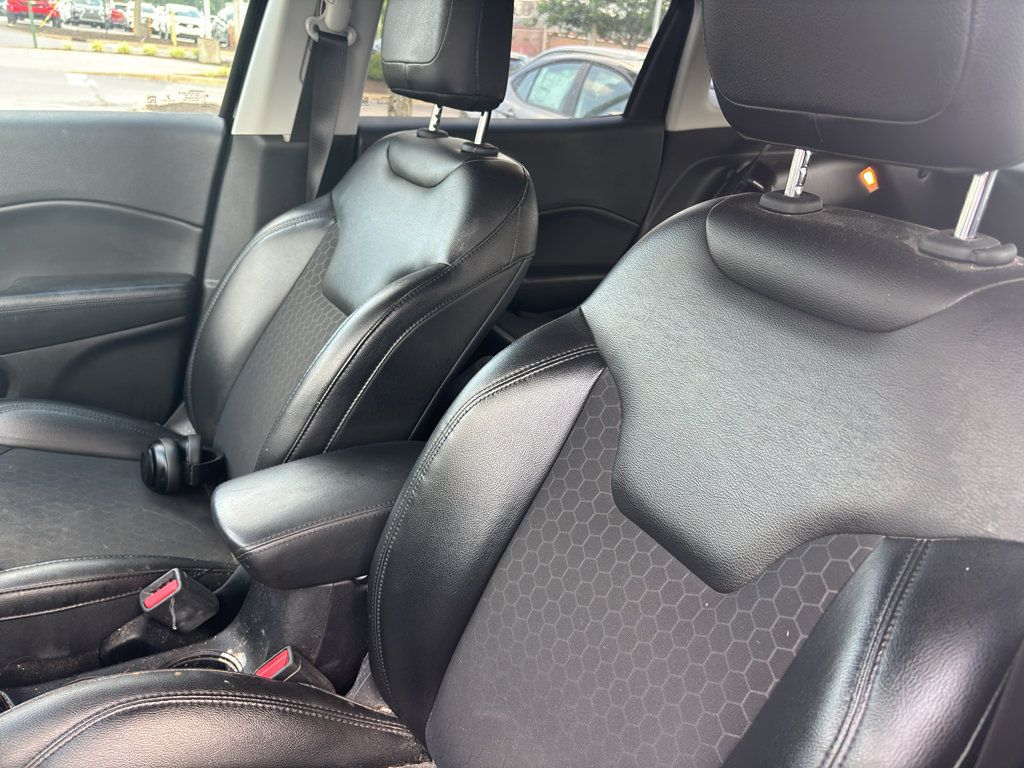 Used 2018 Jeep Compass Latitude w/ Popular Equipment Group AWD/4WD image 6