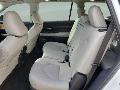 Used 2026 Toyota Grand Highlander AWD Hybrid image 24