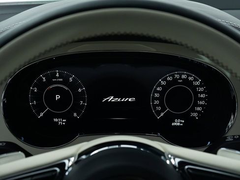 Used 2024 Bentley Bentayga Extended Wheelbase AWD/4WD image 32