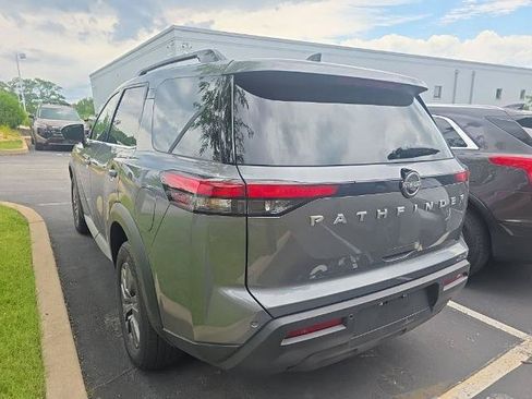 Certified 2025 Nissan Pathfinder SV FWD image 4