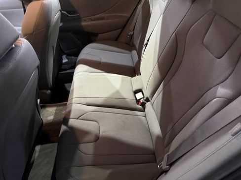 Used 2024 Hyundai Elantra SE image 30