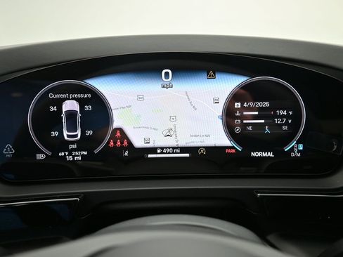 New 2025 Porsche Cayenne Coupe image 12