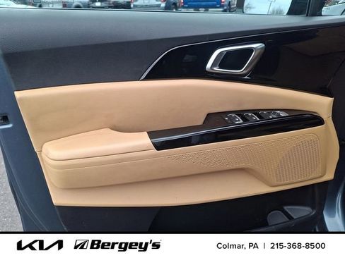 Used 2024 Kia Carnival EX FWD image 17