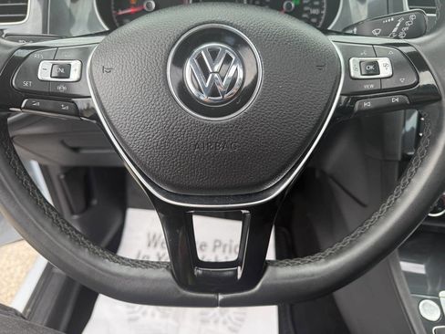 Used 2020 Volkswagen Golf 4-Door image 21