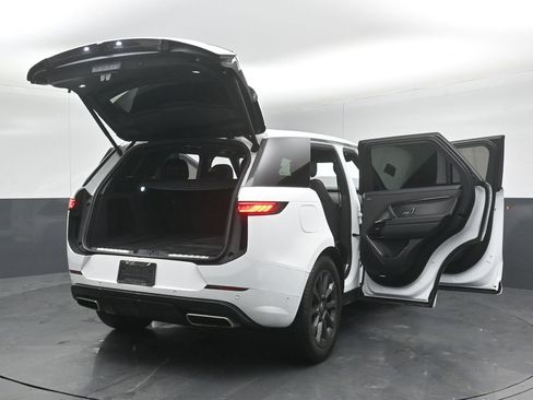 Used 2024 Land Rover Range Rover Sport Dynamic SE image 53