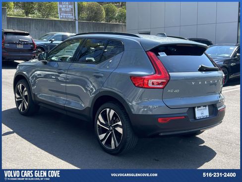 Used 2023 Volvo XC40 B5 Plus w/ Climate Package AWD/4WD image 6