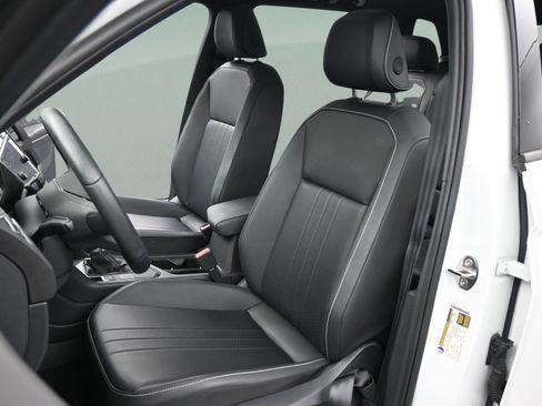 Used 2024 Volkswagen Tiguan SE R-Line FWD image 23