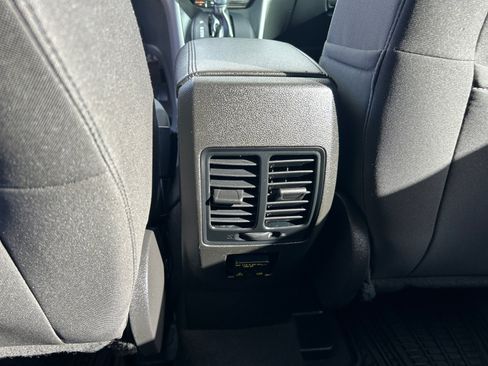 Used 2015 Ford Escape SE w/ Equipment Group 201A FWD image 30