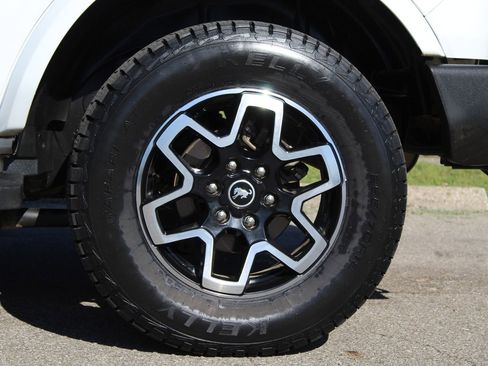 Used 2022 Ford Bronco Outer Banks AWD/4WD image 27