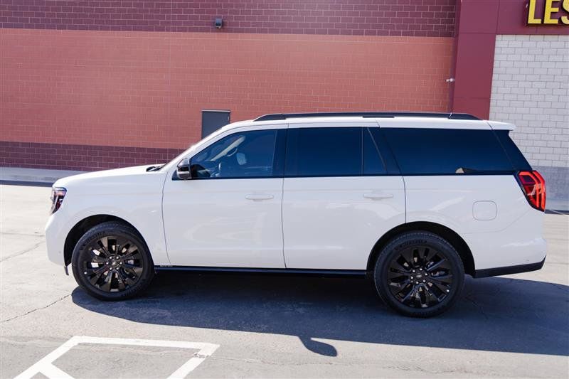 Used 2025 Ford Expedition Platinum w/ Stealth Appearance Package AWD/4WD image 11