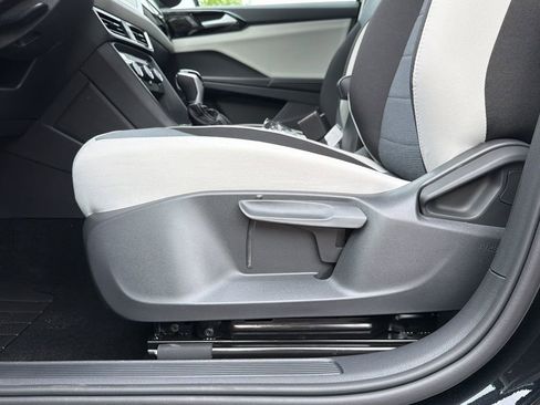 New 2026 Volkswagen Taos S FWD image 21