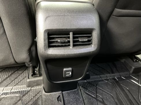 Used 2019 Chevrolet Equinox LT FWD image 11