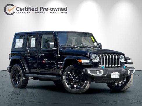 Used 2023 Jeep Wrangler Unlimited Sahara image 2