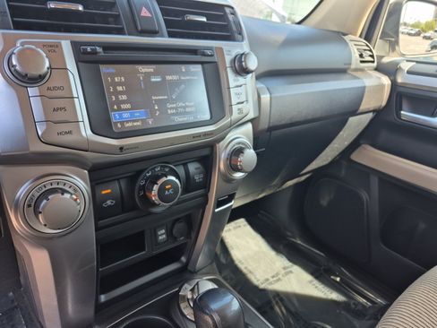 Used 2017 Toyota 4Runner SR5 AWD/4WD image 11