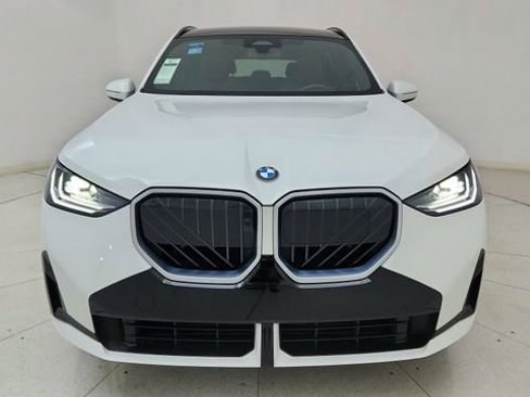 Used 2025 BMW X3 xDrive30i w/ Premium Package image 13