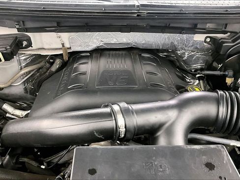 Used 2014 Ford F150 Platinum image 9