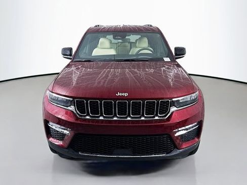 Used 2024 Jeep Grand Cherokee Limited image 2