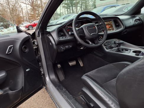 Used 2023 Dodge Challenger GT w/ Plus Package image 9