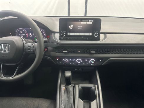 Certified 2023 Honda Accord EX image 29