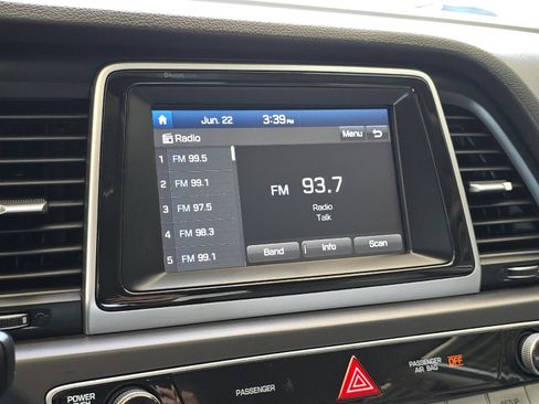 Used 2019 Hyundai Sonata SE FWD image 18