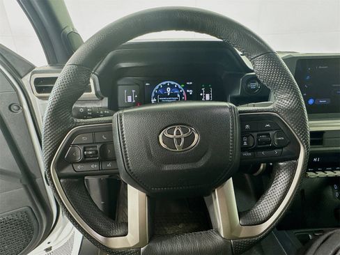 Used 2024 Toyota Tacoma SR5 image 9