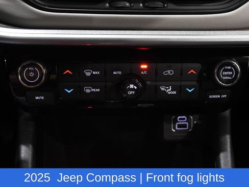 Used 2025 Jeep Compass Limited AWD/4WD image 18