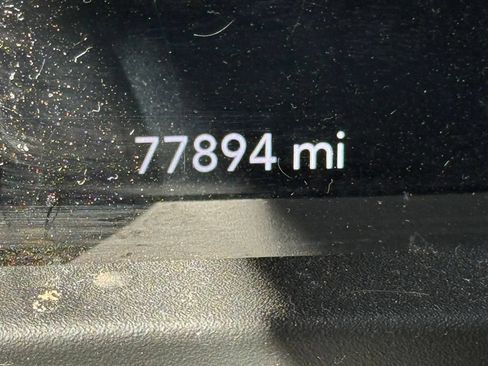 Used 2018 Jeep Wrangler Unlimited Sahara AWD/4WD image 27