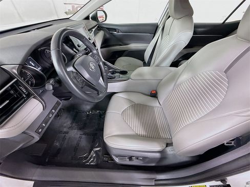 Certified 2022 Toyota Camry SE image 24